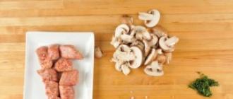 Макароны с яйцом, сосиской и грибами: быстрое решение проблемы завтрака или ужина